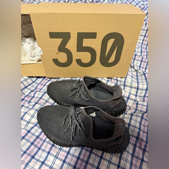 Yeezy boost 350 v2 black non reflective size 9 - Picture 1 of 13